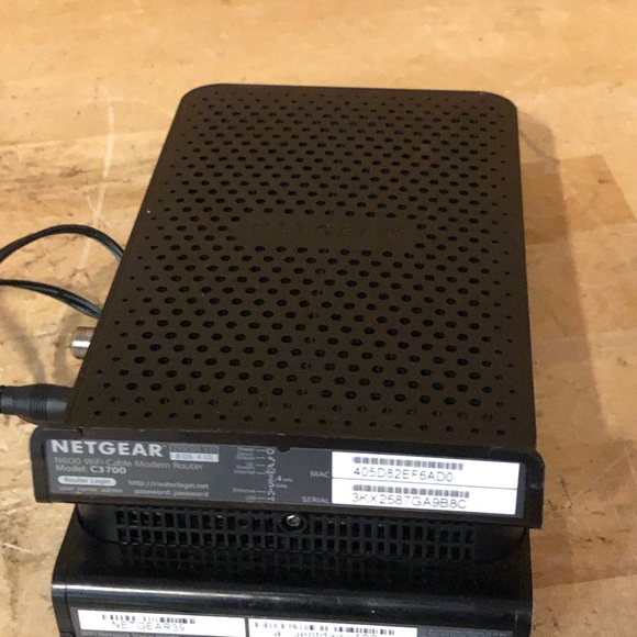 Netgear C3700V2 N600 WiFi Cable Modem Router 8x4 Download speeds - Picture 8 of 15